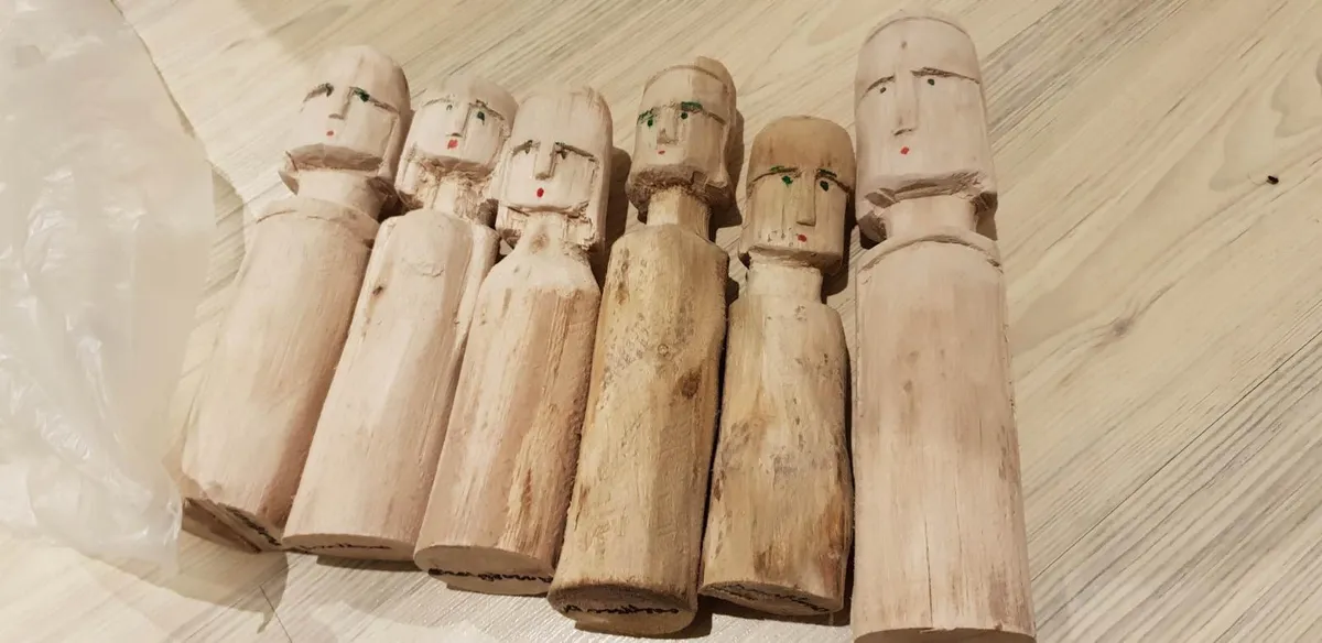 Anselmos: Bonecos em madeira